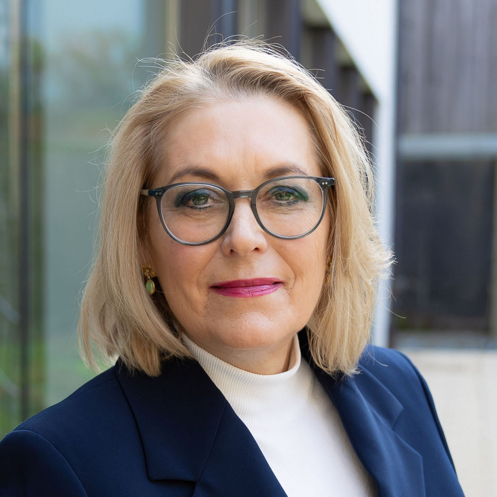 Portrait der Mitarbeiterin Dr. Bärbel Schäfer