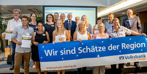 Spendenübergabe Schatz der Region mit Gewinnern