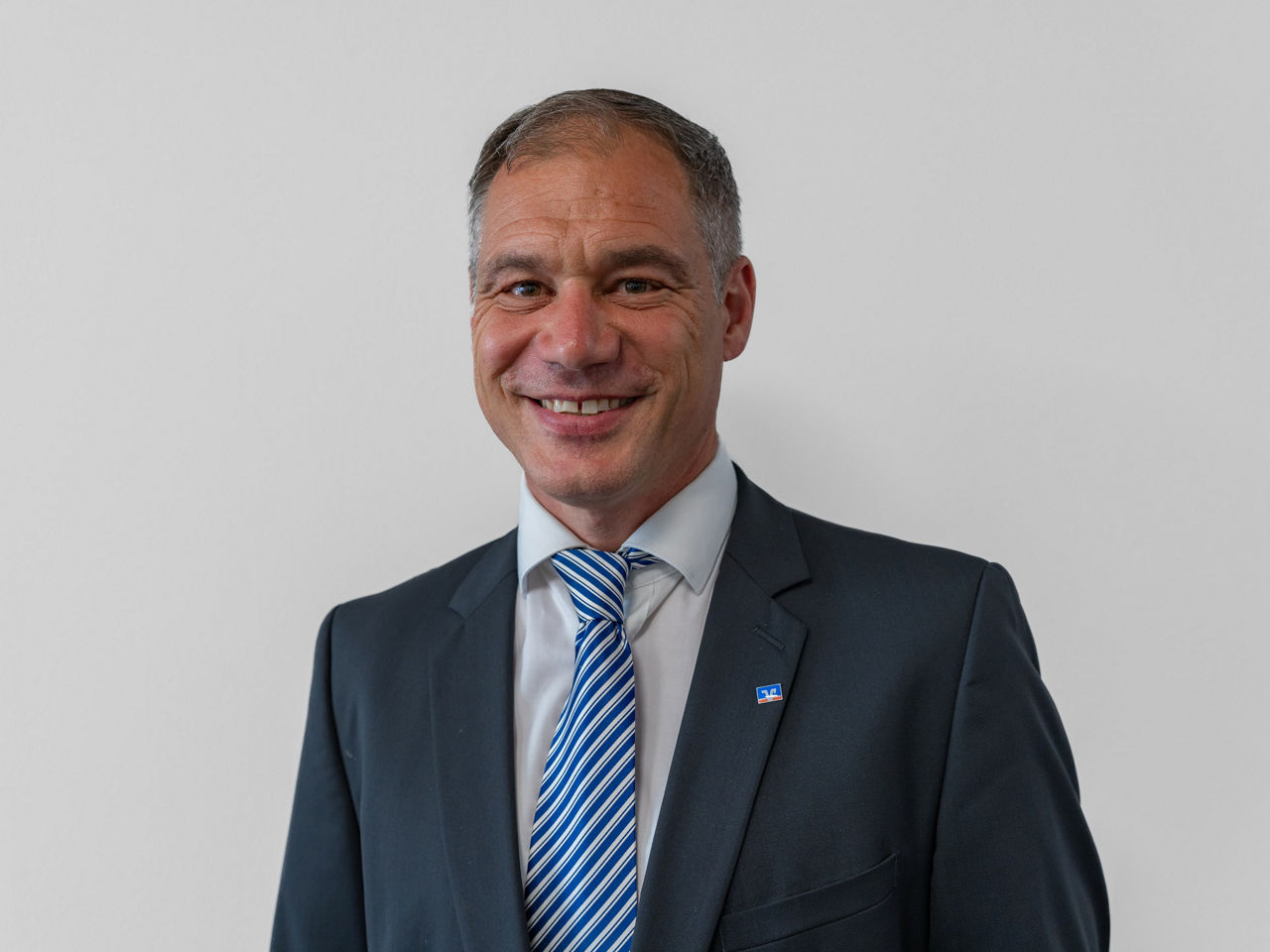 Maximilian Schlecht Leiter der Abteilung Firmenkundenbetreuung, Prokurist