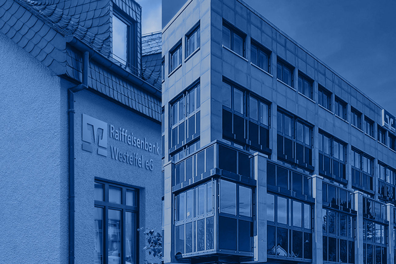 Zusehen sind die Filiale Schleiden der VR-Bank Nordeifel eG und die Filiale der Raiffeisenbank Westeifel eG in Schönecken