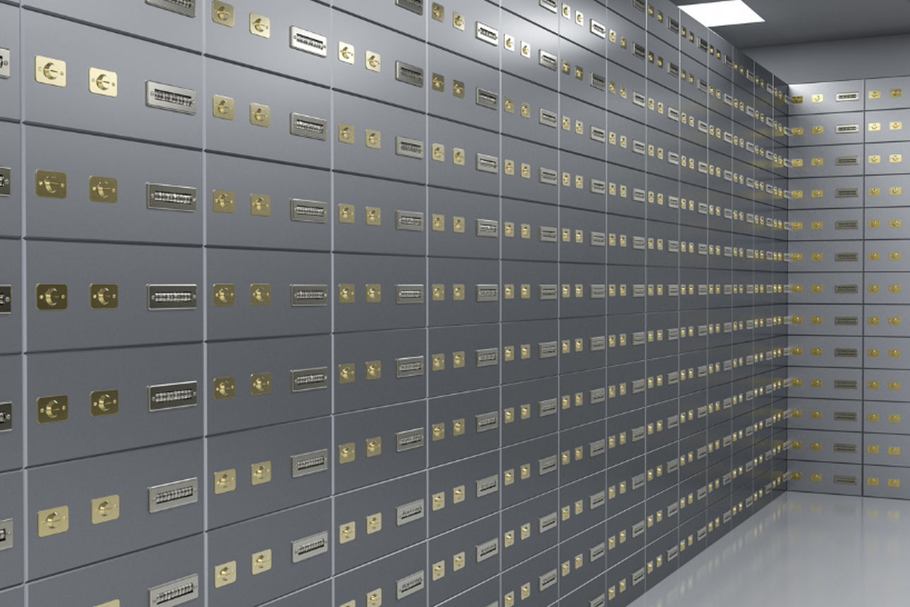 Tresorraum einer Bank mit Schließfächern