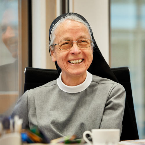 Darstellung unseres Ethik-Beirat-Mitglieds Schwester Maria Schneiderhan