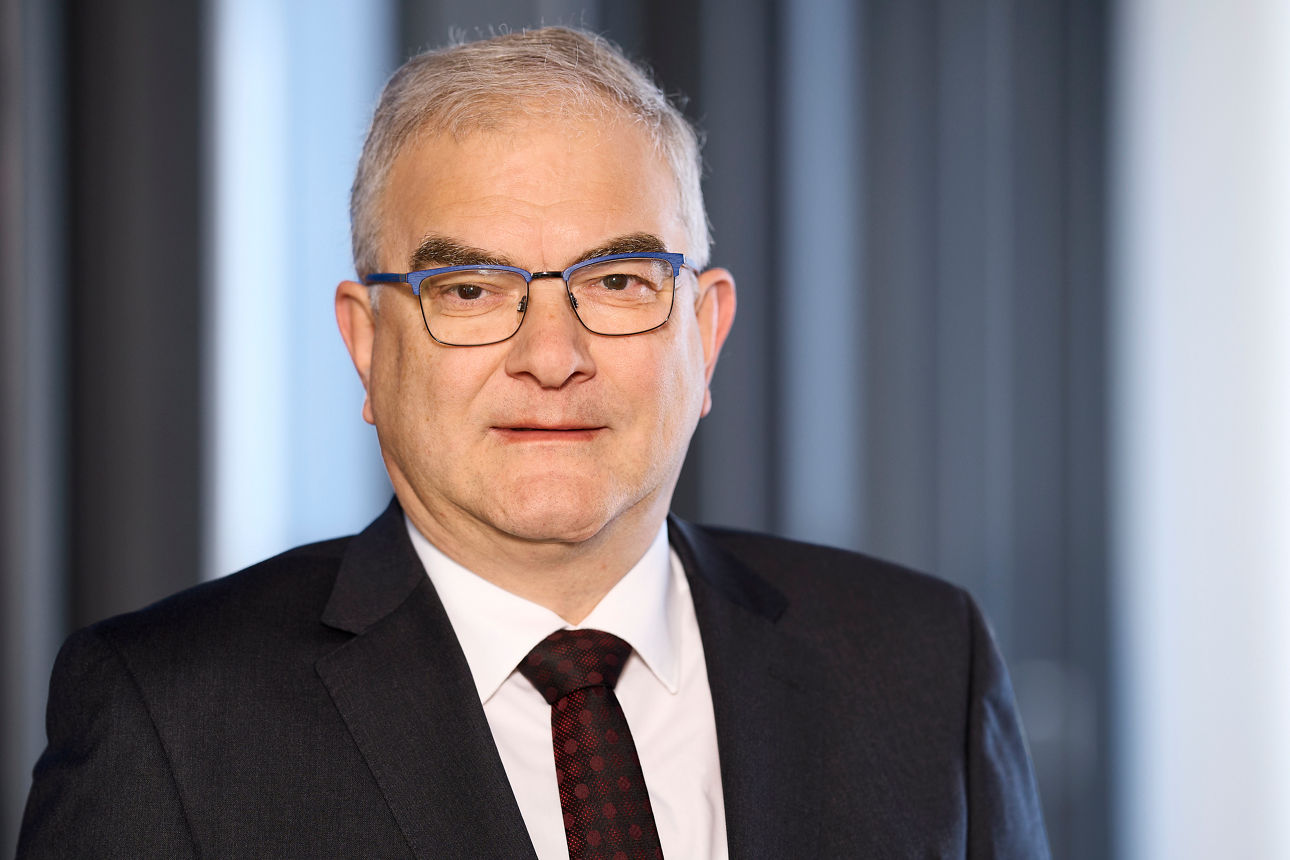 Helmut Schnelle, Unternehmenskundenberater der Volksbank Detmold