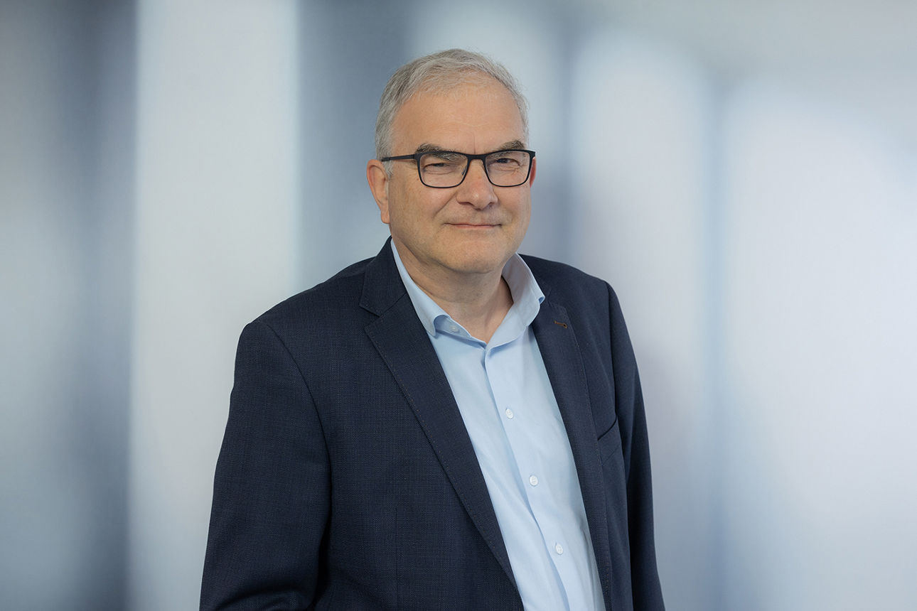 Helmut Schnelle, Unternehmenskundenberater der Volksbank Detmold