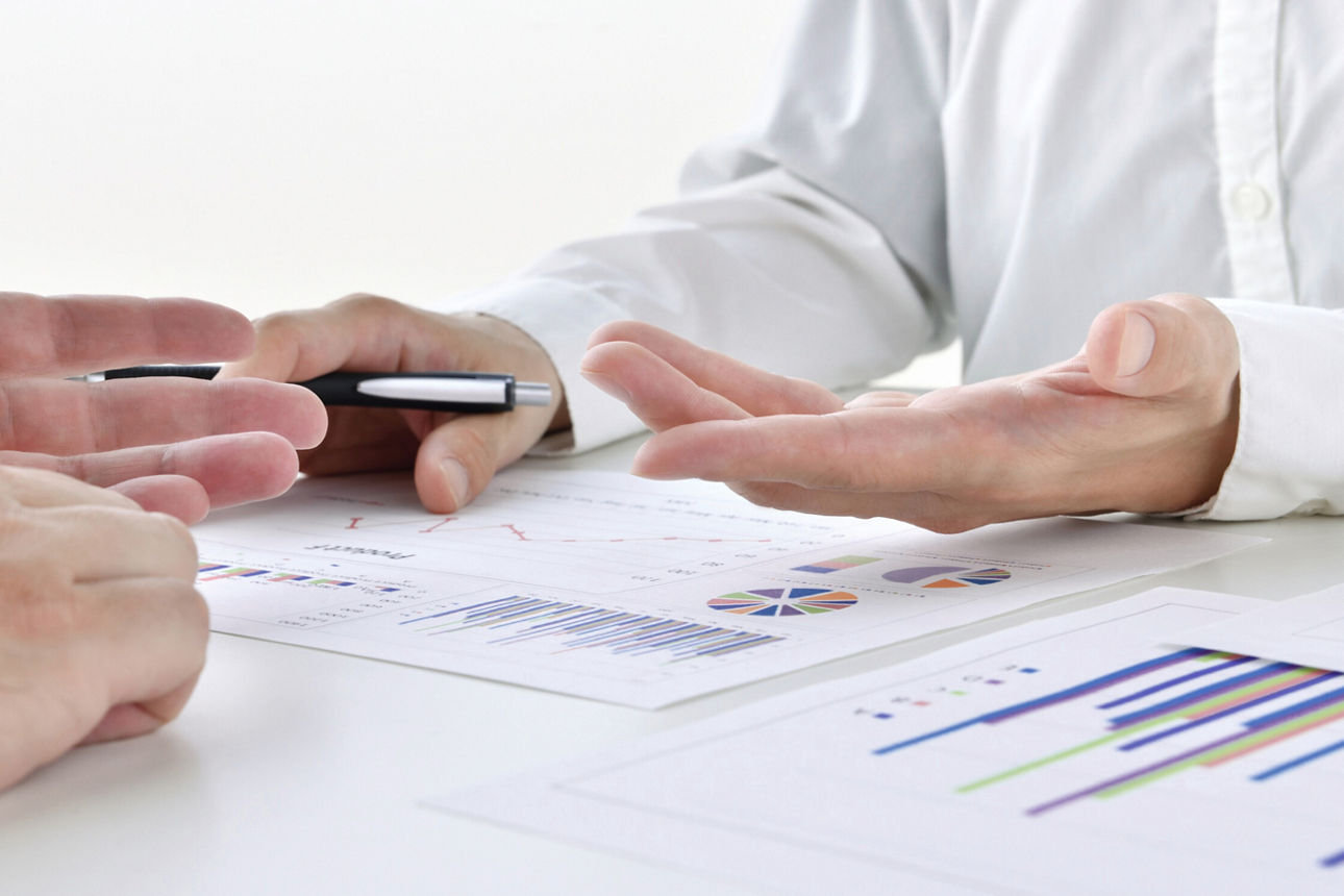 Beratungssituation - nur Hände sichtbar