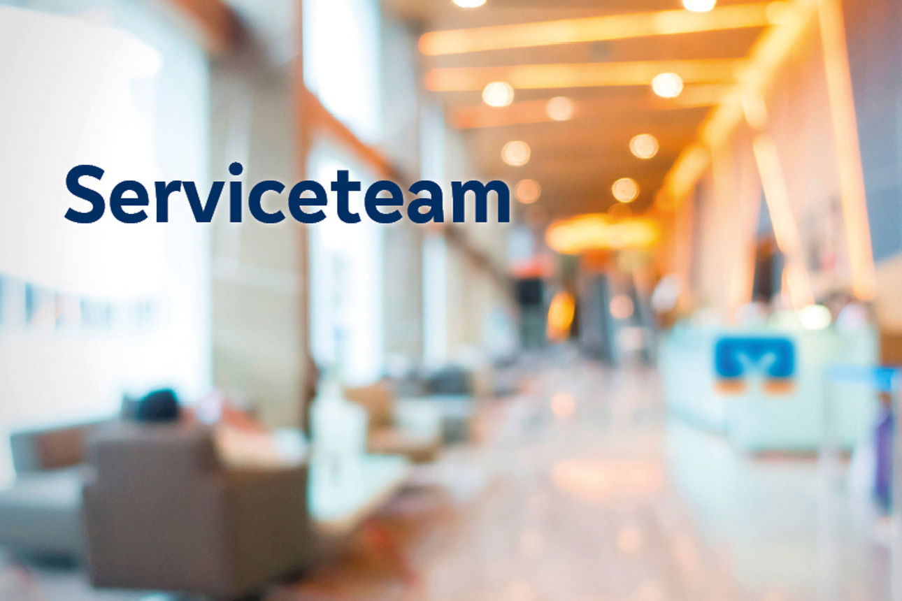 Verschwommener Hintergrund in einen Serviceraum für Kundinnen und Kunden