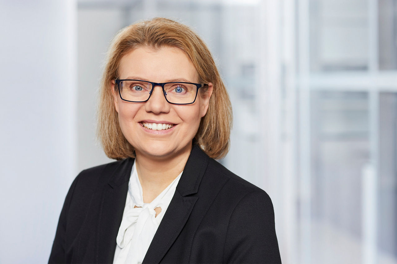Portrait zeigt Sibylle Kraus, Vorständin der Bank