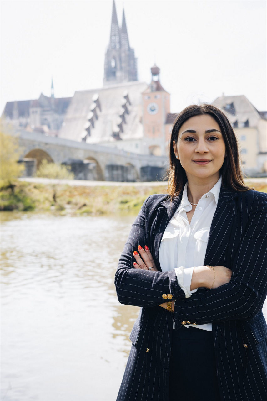 Sibel Bayar, Ausbildungsleitung