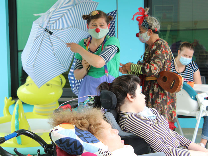 Klinikclowns machen etwas vor für kranke Kinder