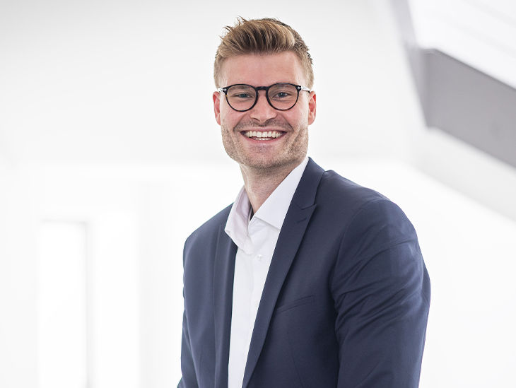 Portrait von einem Mitarbeiter der Sparda-Bank Hannover