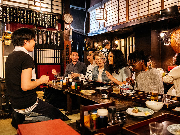 Menschen in einem asiatischen Restaurant