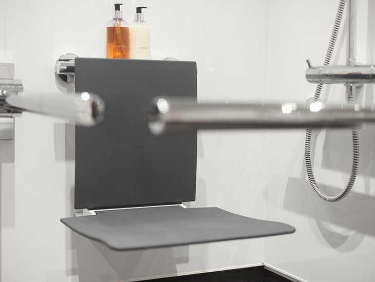 Barrierefreiheit Sitzgelegenheit in einer Dusche