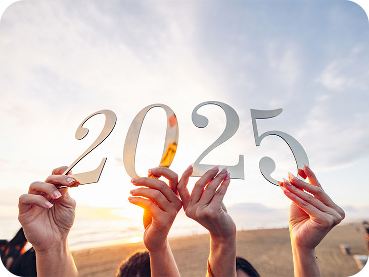 Zahlen 2025 werden in die Luft gehalten