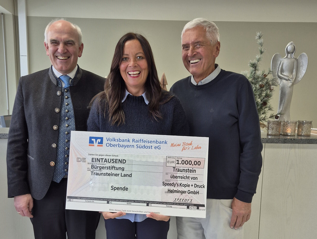 Bild der Spendenübergabe
