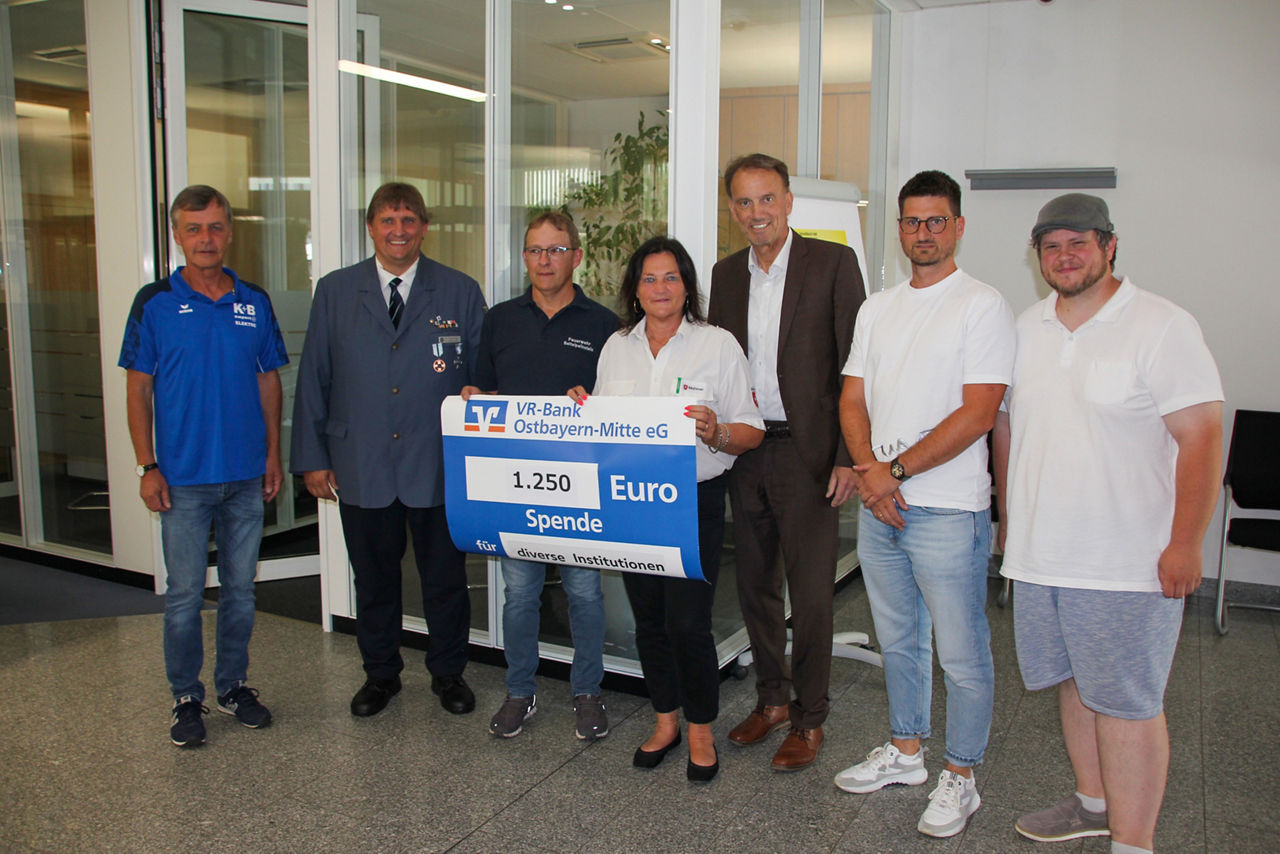 1.250 Euro Spende für Cham