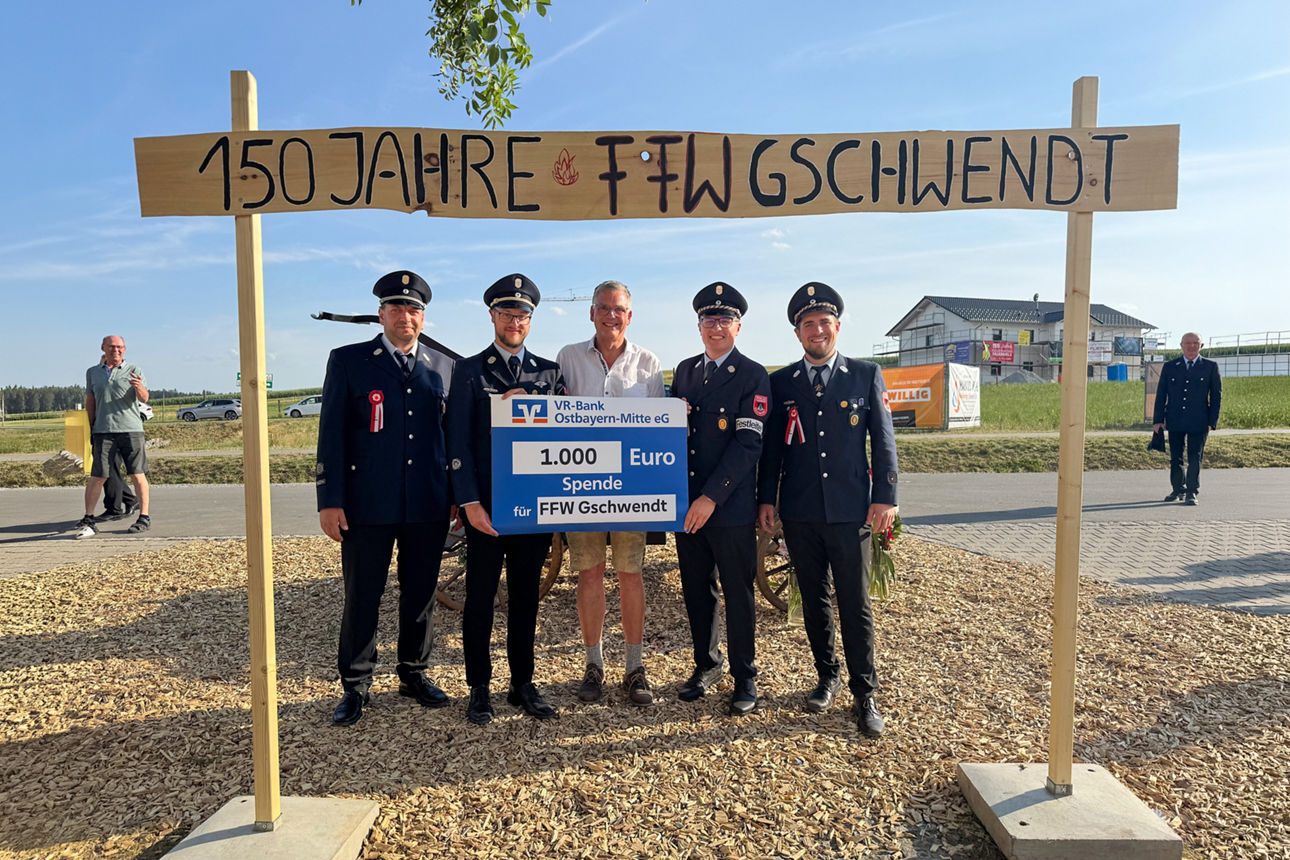 1.000 Euro für das FFW-Gründungsfest