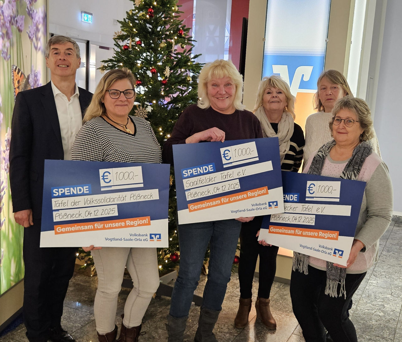 Übergabe der Präsentationsschecks an die Verantwortlichen