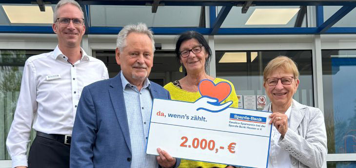 Spendenübergabe an Seniorpartner in School e.V.