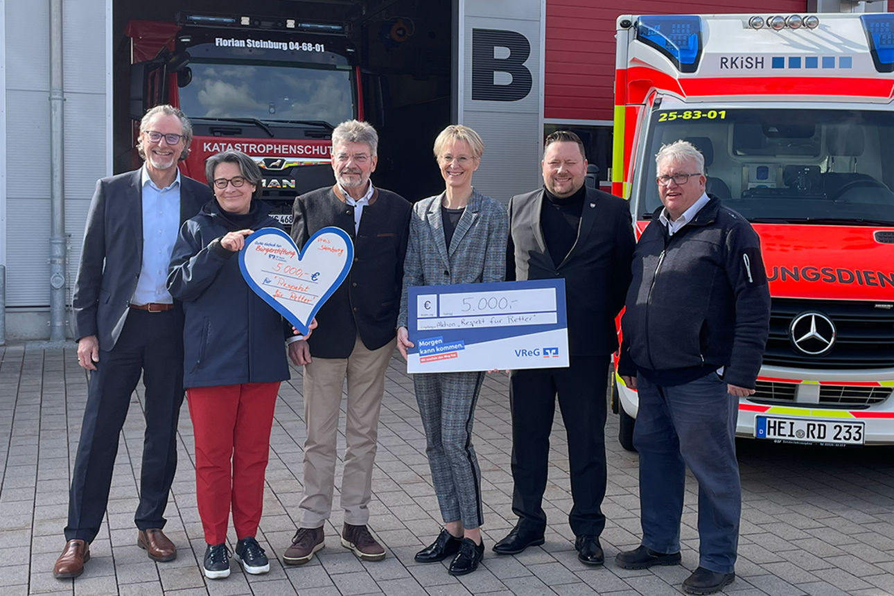 Spendenübergabe: Respekt für Retter.