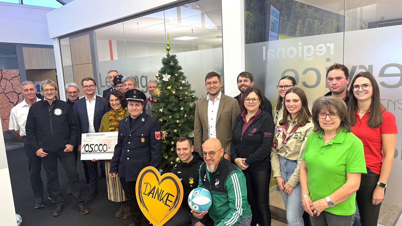 Spendenempfänger aus den Marktbereichen Velburg-Seubersdorf sowie Parsberg-Hohenfels in der Filiale in Seubersdorf