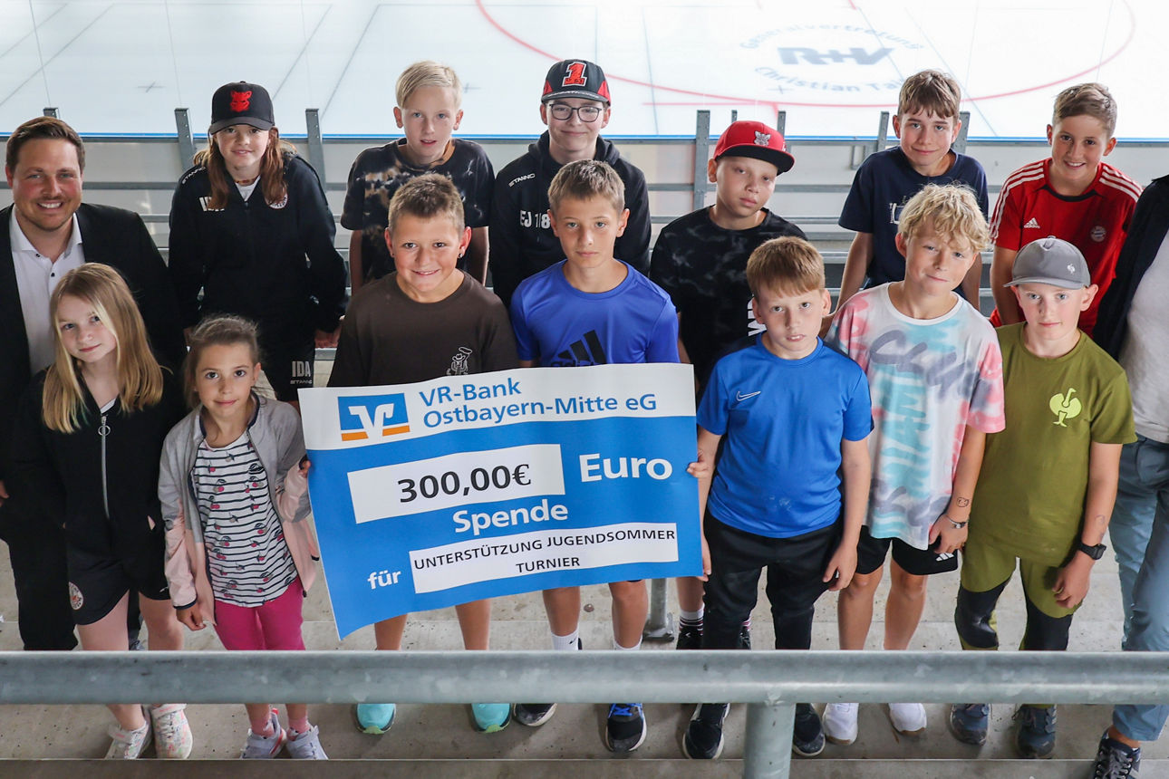 300 Euro Spende für den Nachwuchs