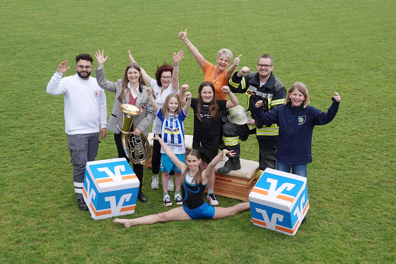 Gruppenfoto im Rahmen der Spendenübergabe