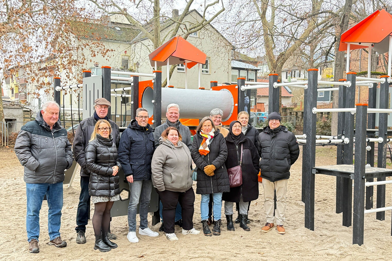 Blaues Schwein in einem orange-blauen Kreis