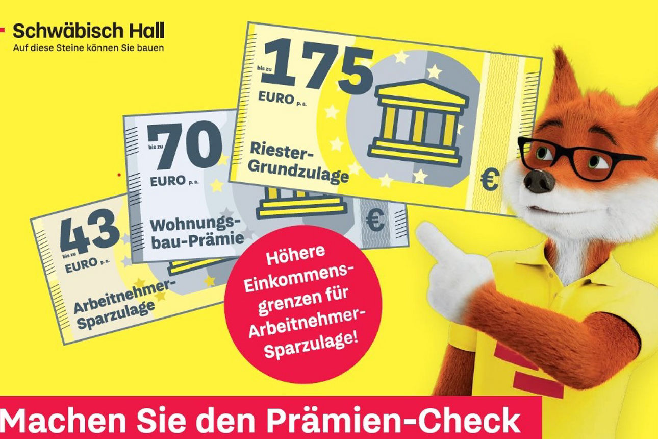 Grafik Bausparfuchs hält Scheine mit Foerderbetraegen hoch