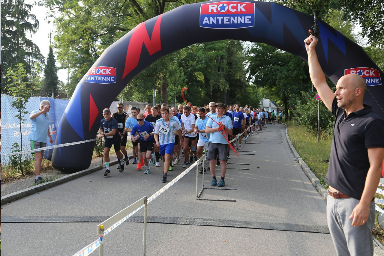 Läufer starten beim VRun 2026