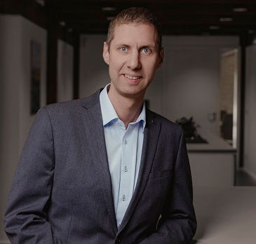 Herr Thomas Gürke im Anzug