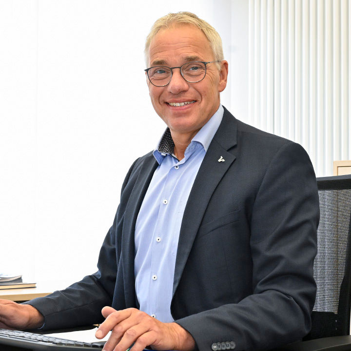 Franz Steenmans als Geschäftsstellenleiter Uedem