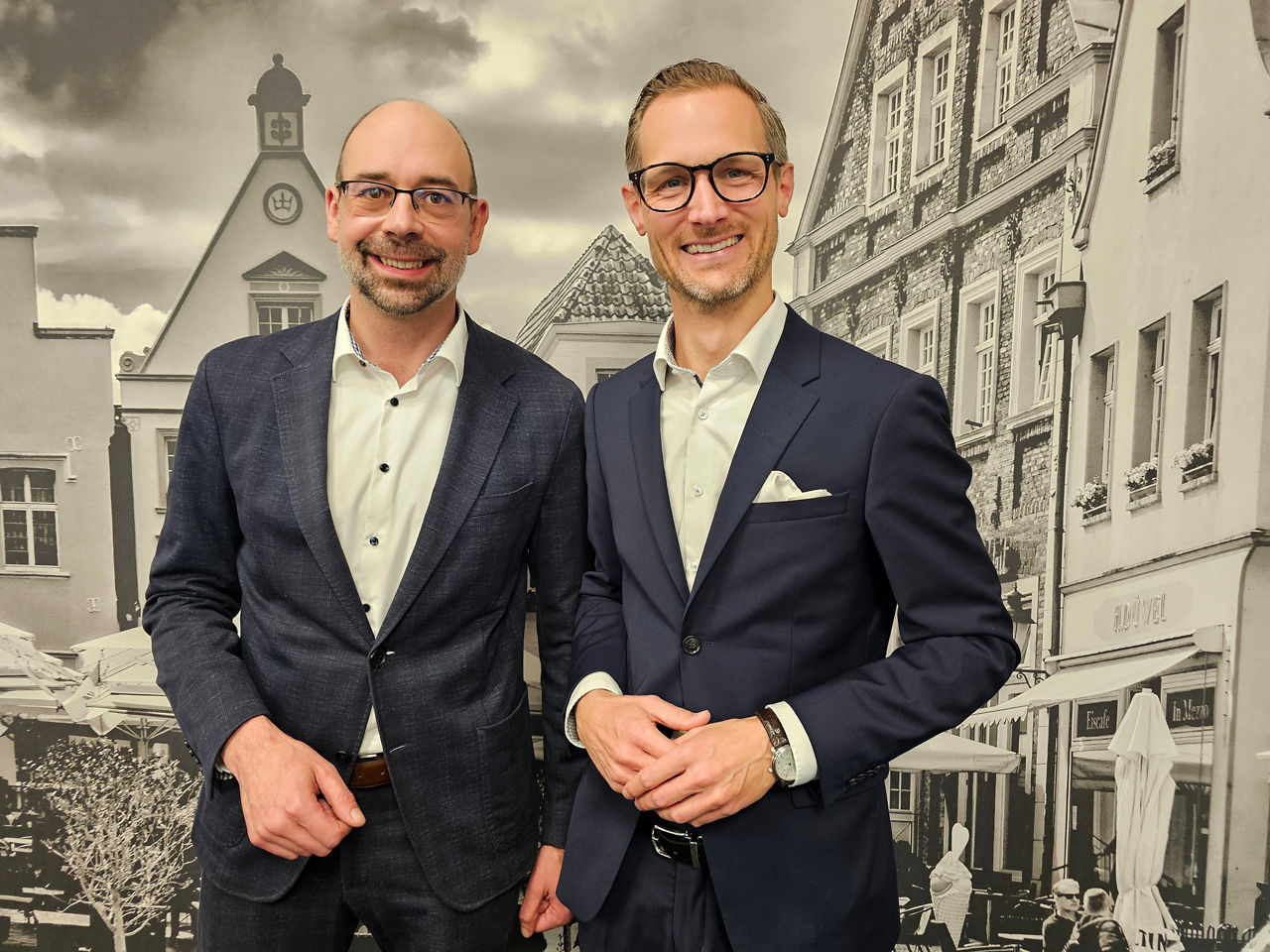 Das Bild zeigt (v.l.) Stefan Hölzle und Michael Burchard, Geschäftsführer der VIA – Stiftung.
