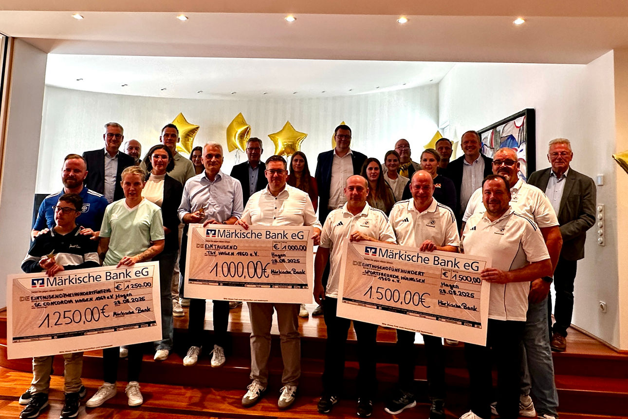 Ein Gruppenbild der Preisverleihung mit den Gewinnen 