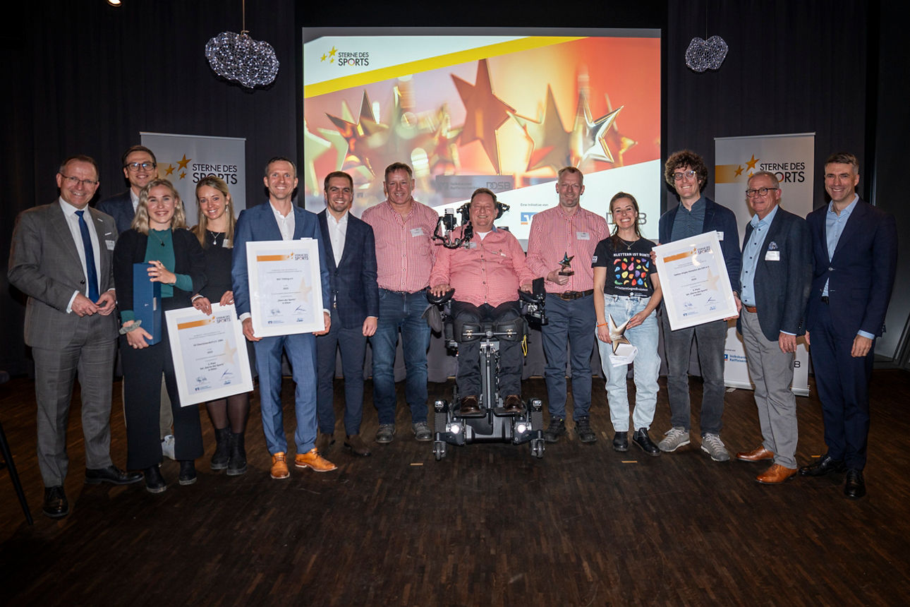 Sterne des Sports - der Bayerische Landes-Sportverband und die bayerischen Volksbanken Raiffeisenbanken ehren Sportvereine für besonderes gesellschaftliches Engagement. Foto: Achim Schmidt, aufgenommen in der "Motorworld" in München am 04.12.2025