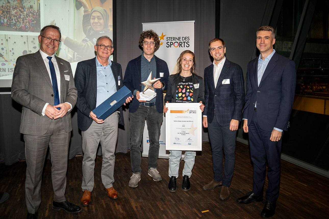 Sterne des Sports - der Bayerische Landes-Sportverband und die bayerischen Volksbanken Raiffeisenbanken ehren Sportvereine für besonderes gesellschaftliches Engagement. Foto: Achim Schmidt, aufgenommen in der "Motorworld" in München am 04.12.2025