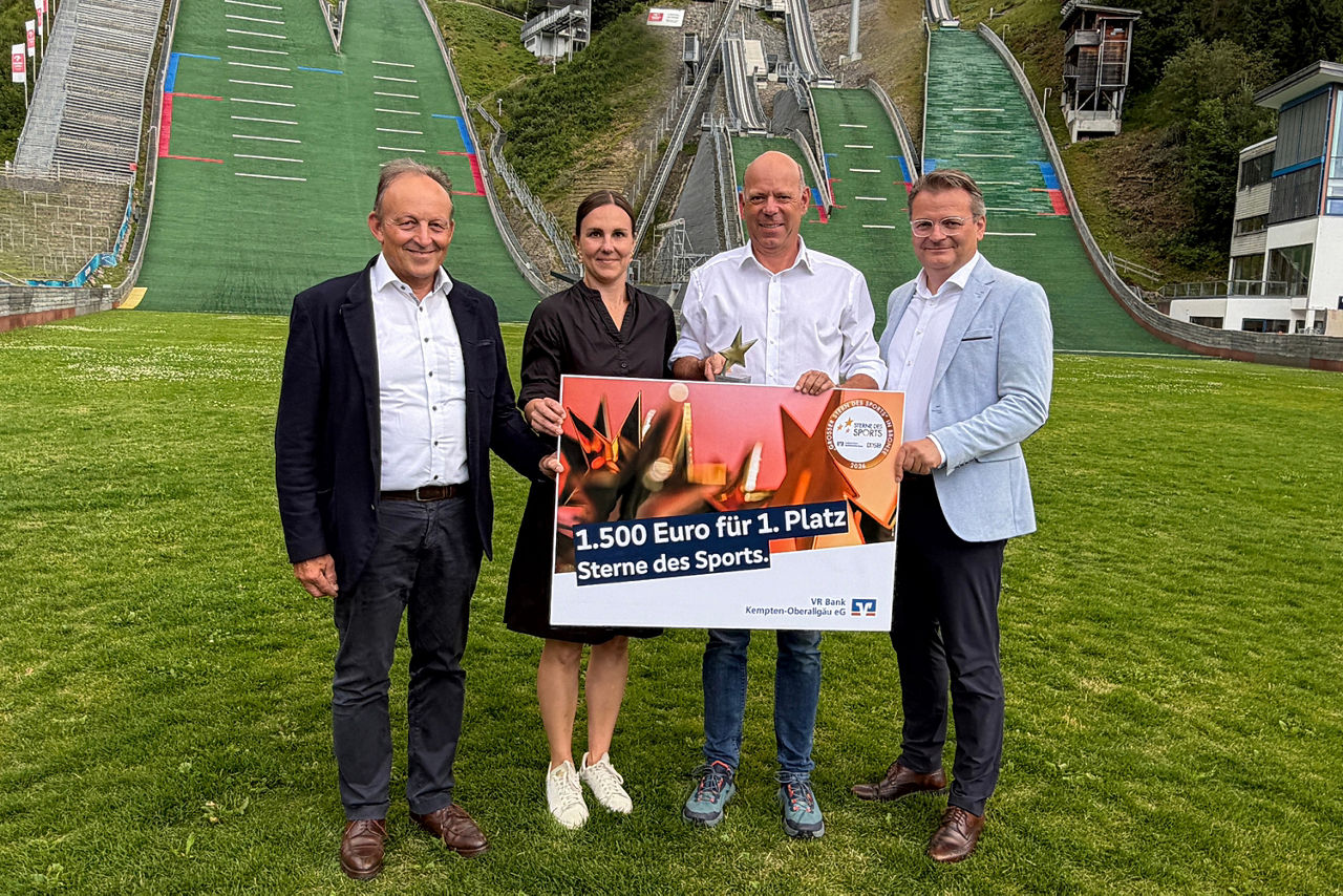Sterne des Sports - Preisübergabe mit 4 Personen im Skisprungstadion Oberstdorf