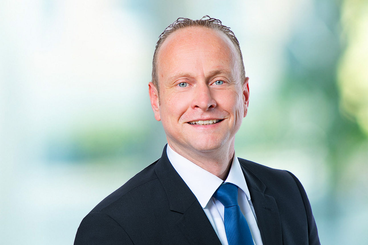  Lars Stiera