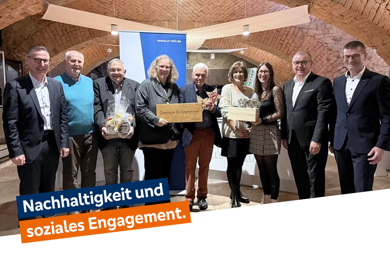 Der Vorstand mit den Gewinnern des Raiffeisen-Stiftung-Preises