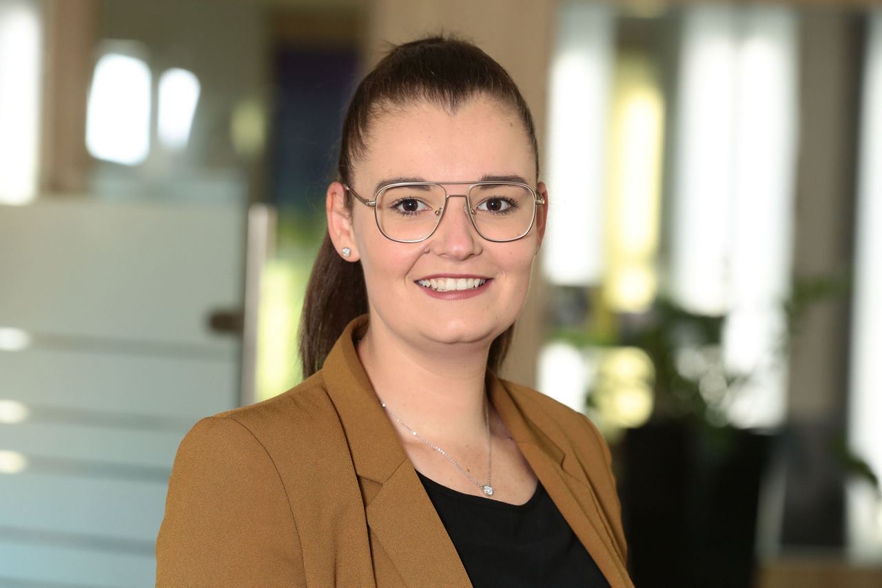 Stuhr, Jennifer