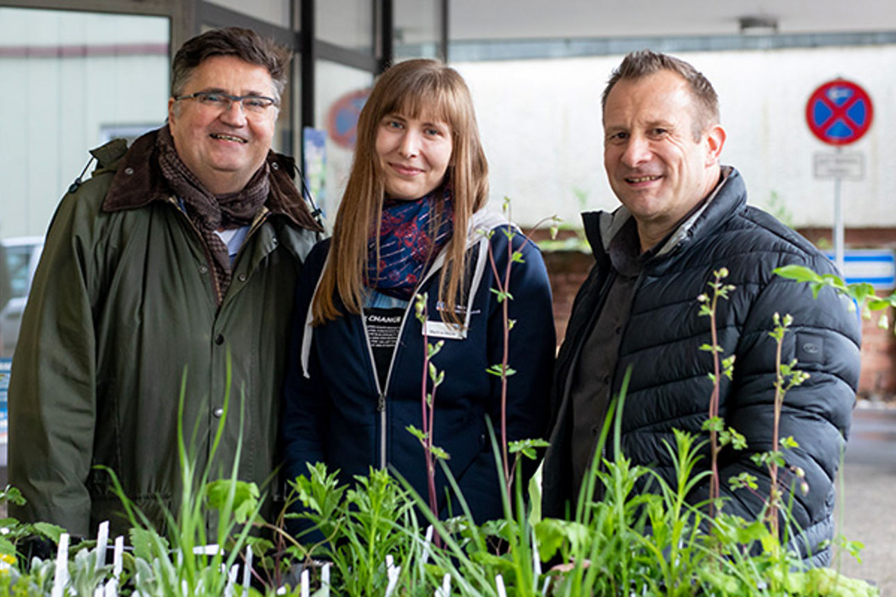Mehrere Personen auf dem STreuobstwiesentag