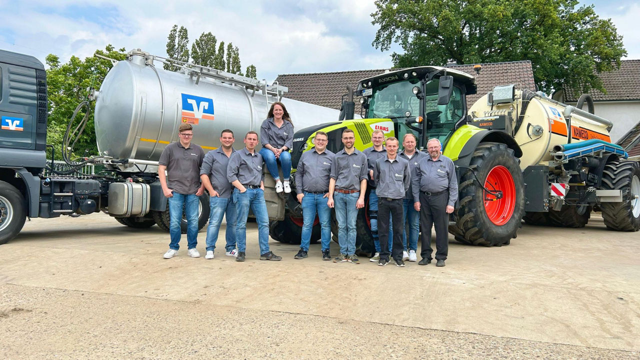 Team des Lohnunternehmens der Volksbank Emmerich-Rees eG