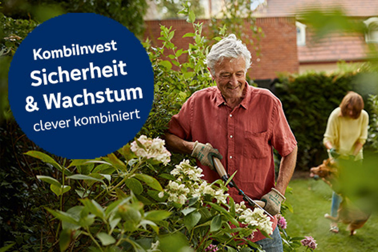 Ein älteres Pärchen gärtnert