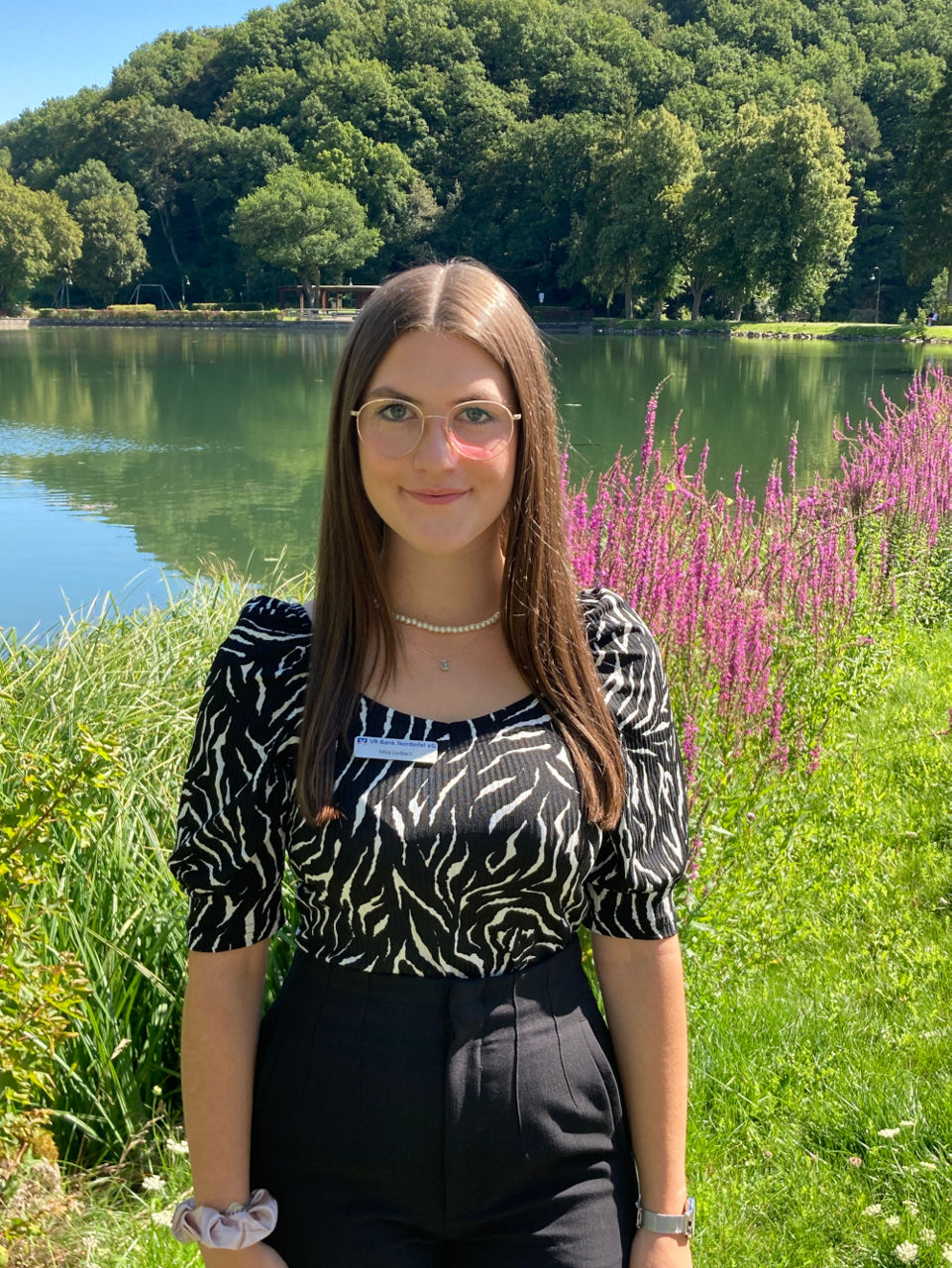 Azubi Mira LOrbach zu sehen