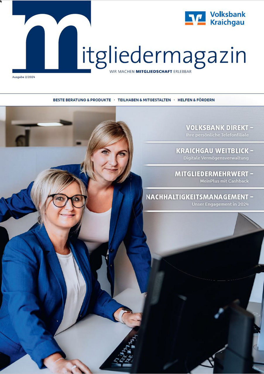 Titelbild Mitgliedermagazin 2024/02: Zwei Kolleginnen unserer Telefonfiliale Volksbank Direkt an Ihrem Arbeitsplatz.
