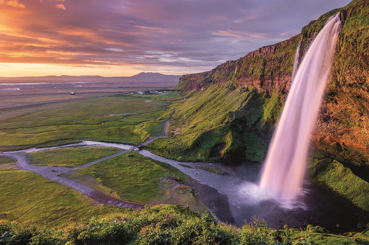 Blick auf einen Wasserfall in Island