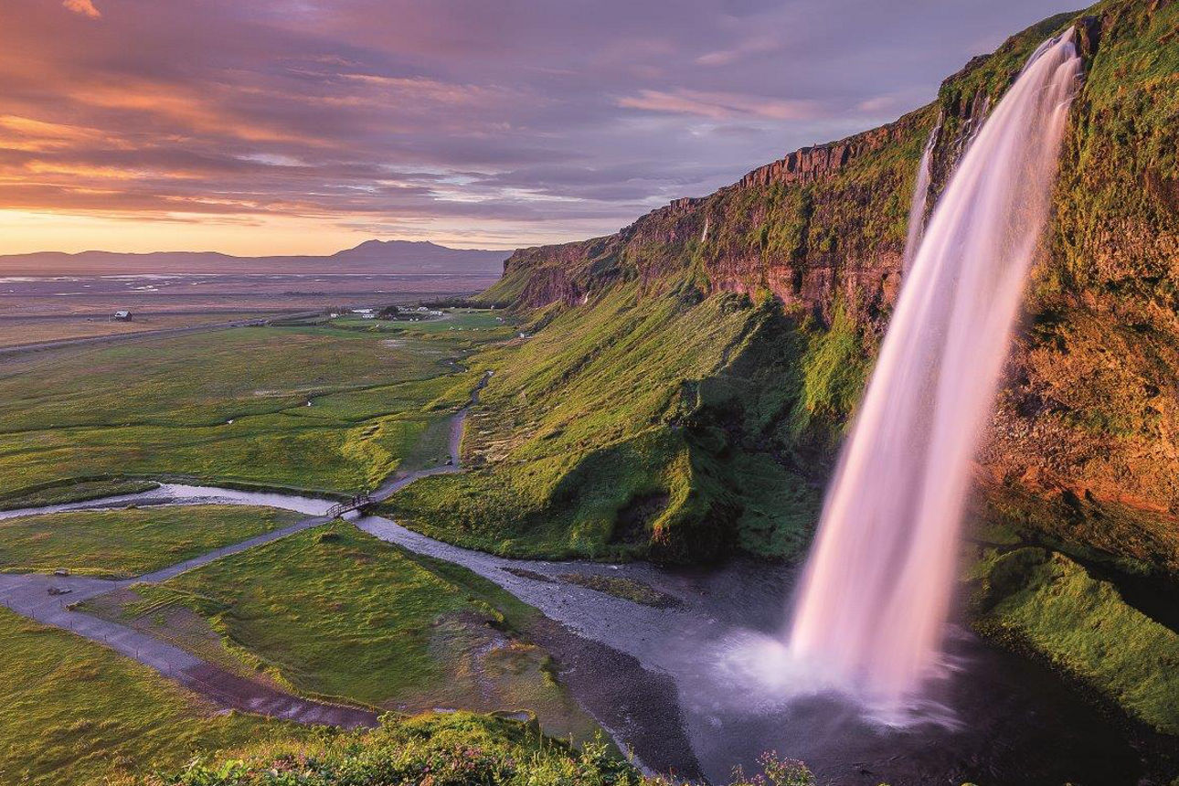Blick auf einen Wasserfall in Island