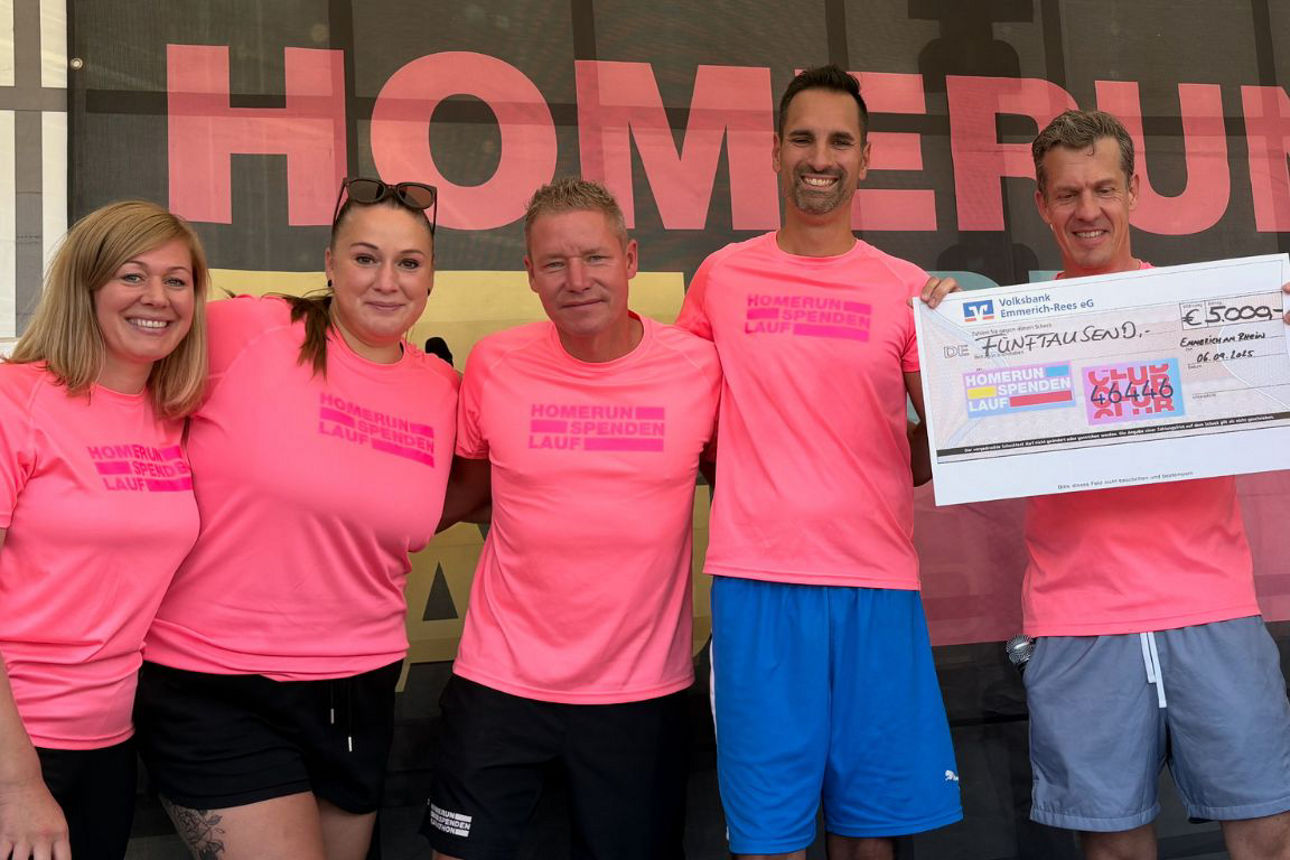 Homerun 2025 Scheckübergabe mit Vorstand Peter Schau