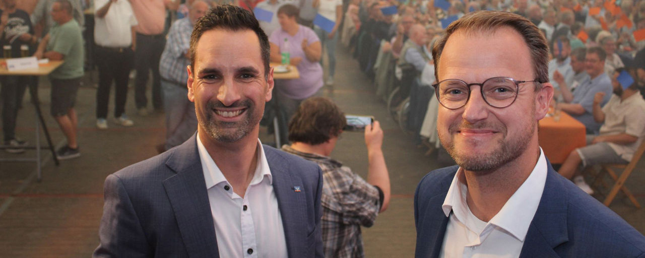 Peter Schau und Michael Pohlmann bei der Mitgliederversammlung 2025