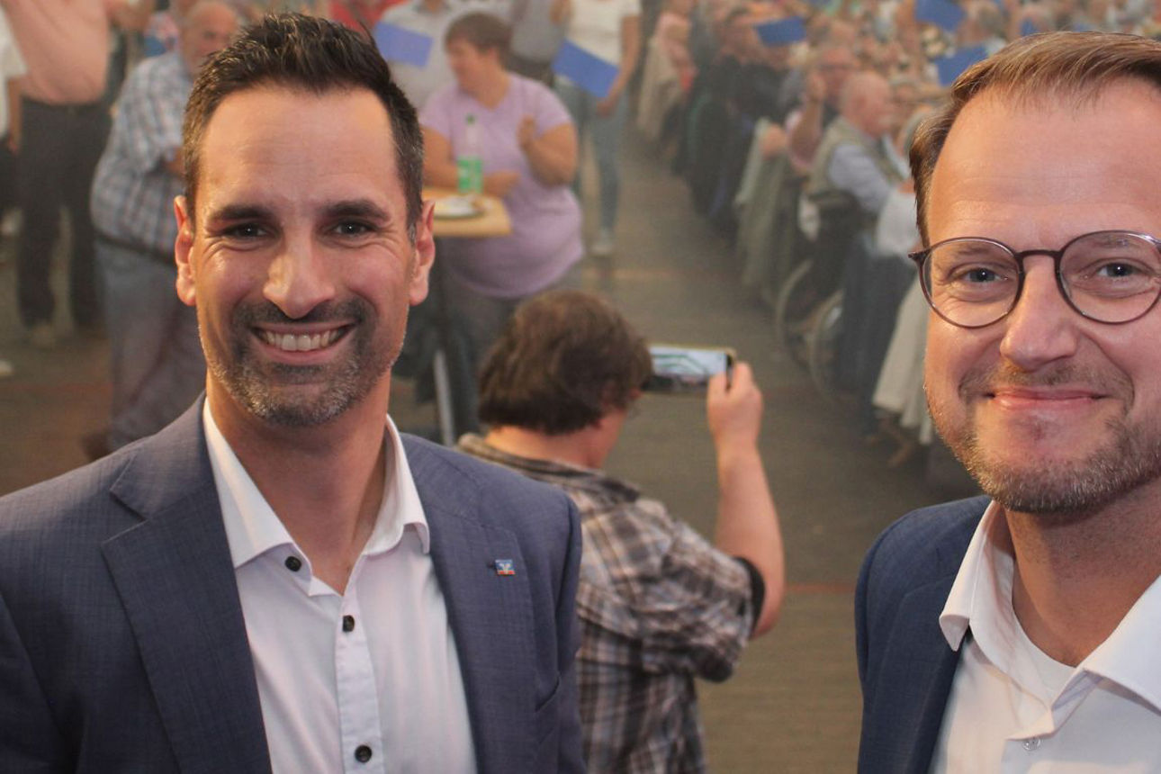 Peter Schau und Michael Pohlmann bei der Mitgliederversammlung 2025