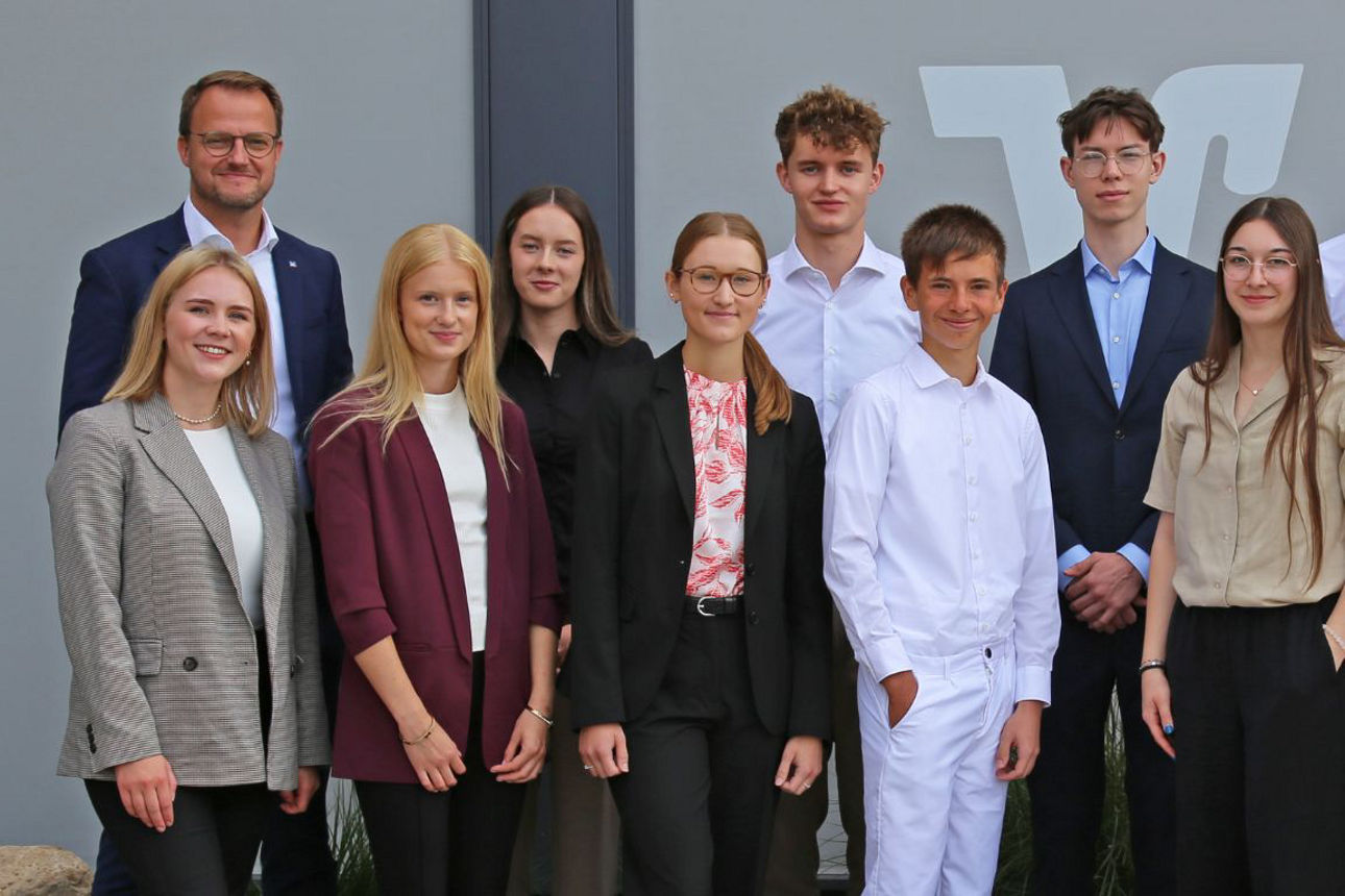 11 neue Auszubildende der Volksbank Emmerich-Rees eG